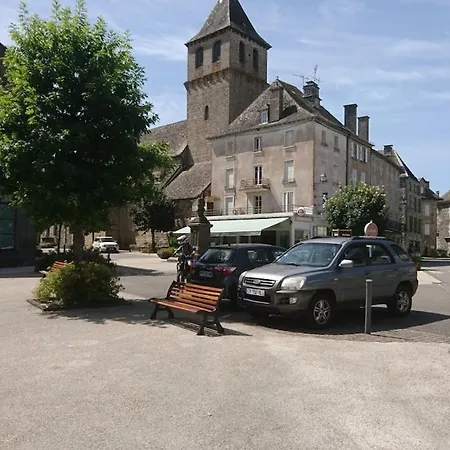 La Petite Maison Pont Blanchard, * Pléaux