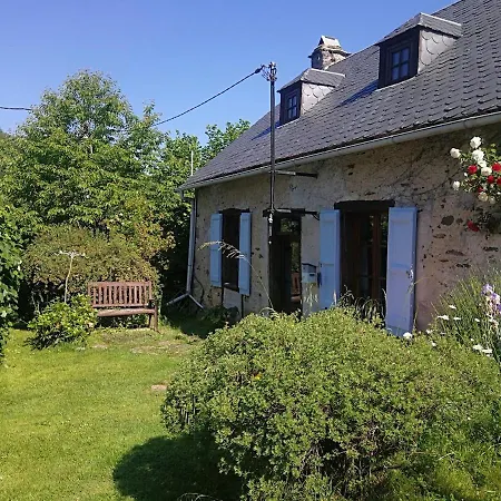 La Petite Maison Pont Blanchard, 度假居 *