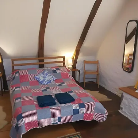 La Petite Maison Pont Blanchard, 度假居 Pléaux