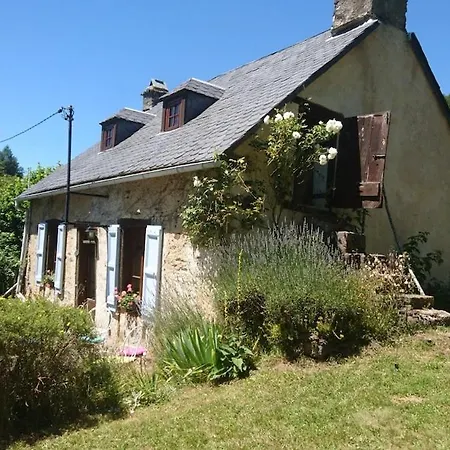 La Petite Maison Pont Blanchard, 度假居 Pléaux