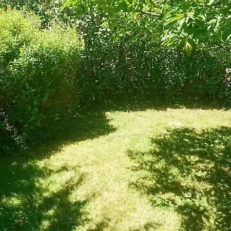 La Petite Maison Pont Blanchard, * Pléaux